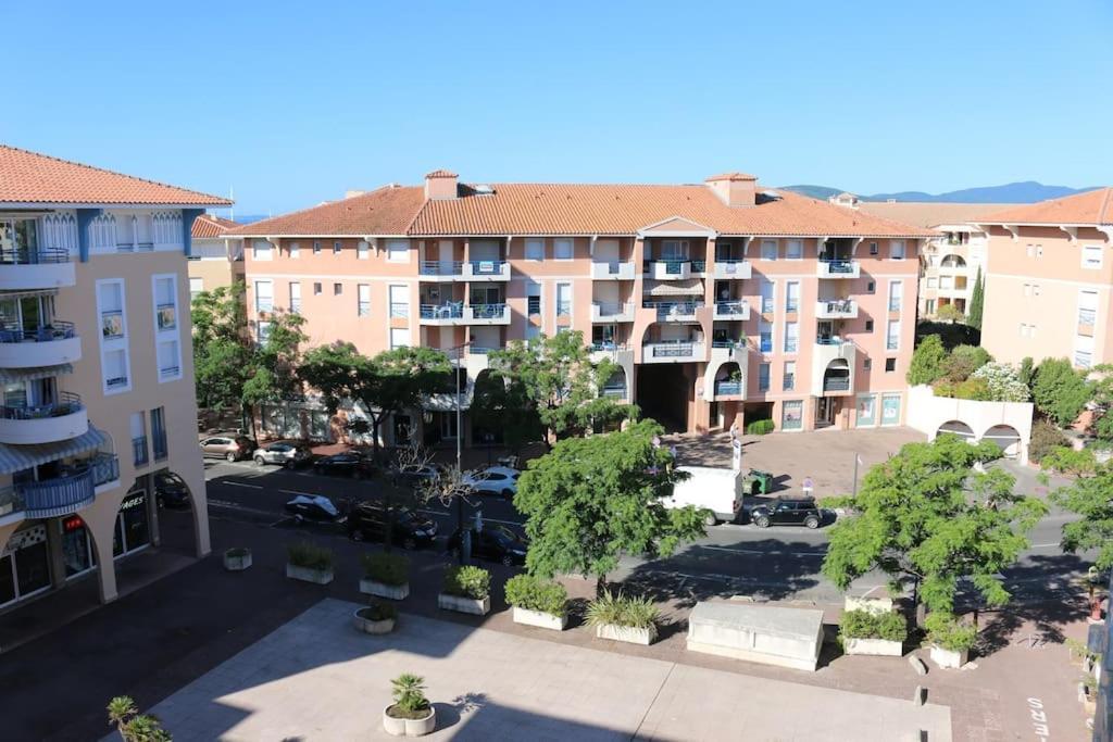 Port-Frejus, Le Paladien, Appartement 2 Pieces Climatise, Terrasse & Parking Exterior foto