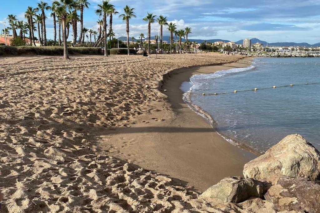 Port-Frejus, Le Paladien, Appartement 2 Pieces Climatise, Terrasse & Parking Exterior foto